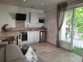 Studio 4 - Appart'hôtel avec balcon - TU ELLETA